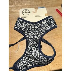 New Dog Puppy Harness Size Small Bond & Co Navy & White Floral or Plaid